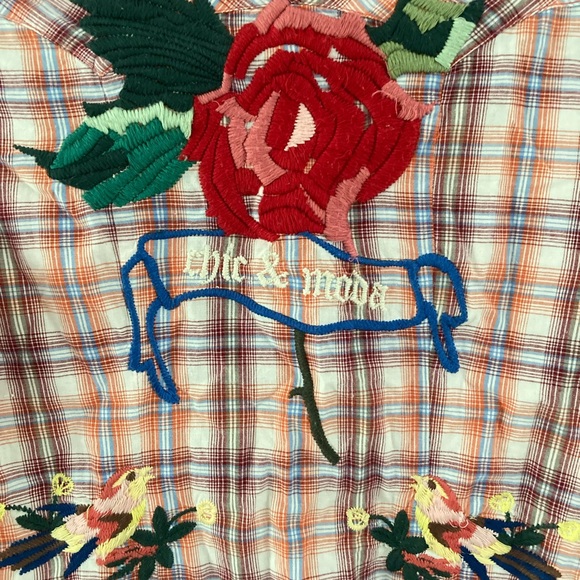Beautiful plaid embroidered shirt - Picture 4 of 4